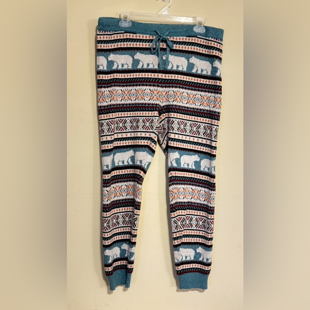 American Eagle Polar Bear Sweater Leggings Size
XL